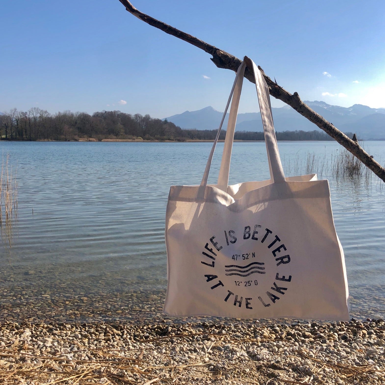 LIFE IS BETTER STRANDTASCHE – natur-navy – THREE MONKEYS 030